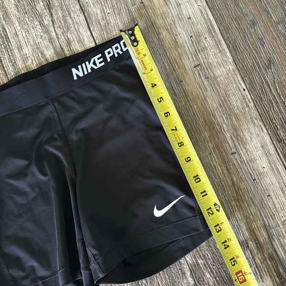 NIKE PRO WOMEN WORKOUT SHORTS, MEDIUM - Picture 9 of 10